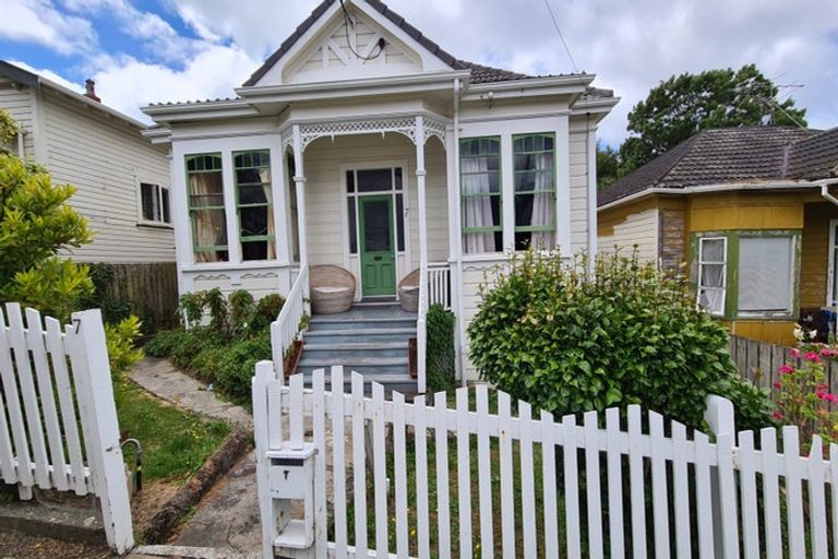 Photo of property in 7 Zohrab Street, Hataitai, Wellington, 6021
