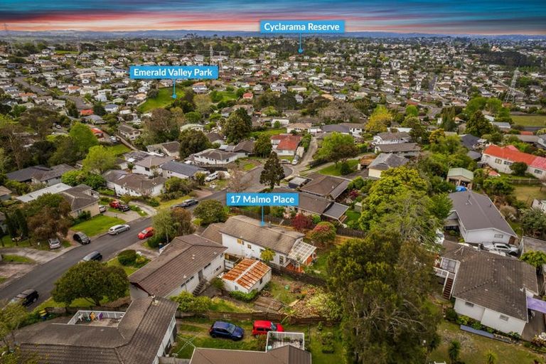 Photo of property in 17 Malmo Place, Massey, Auckland, 0614