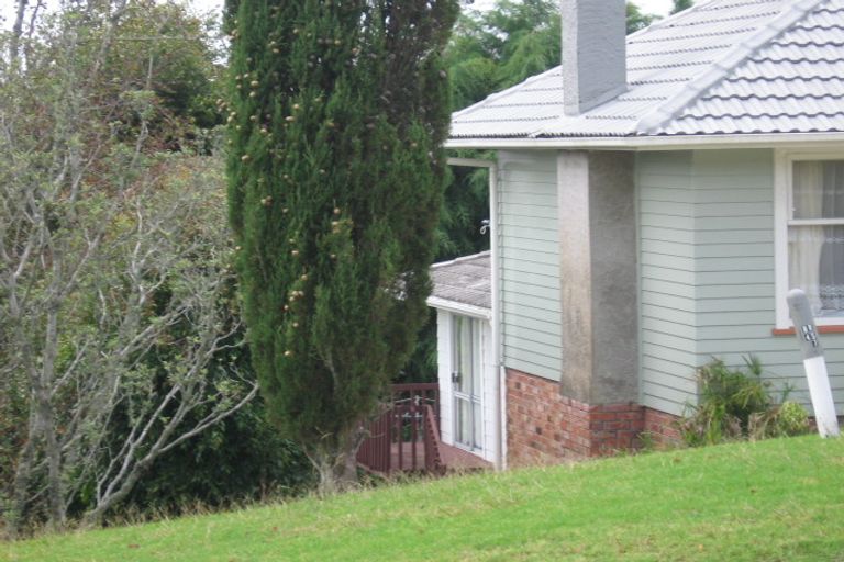 Photo of property in 1/13 Dolbear Street, Titirangi, Auckland, 0604