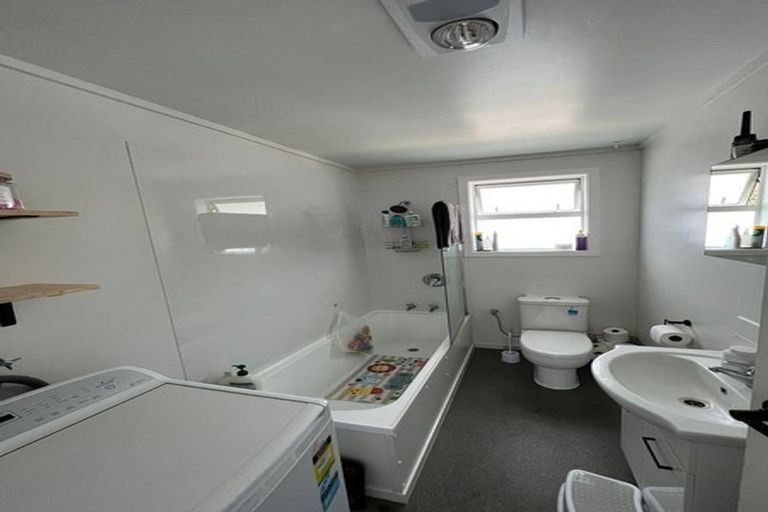Photo of property in 10f4 Rawson Street, Tawa, Wellington, 5028