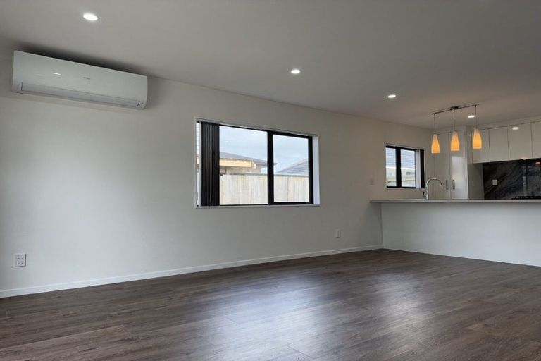 Photo of property in 466a Massey Road, Mangere East, Auckland, 2024