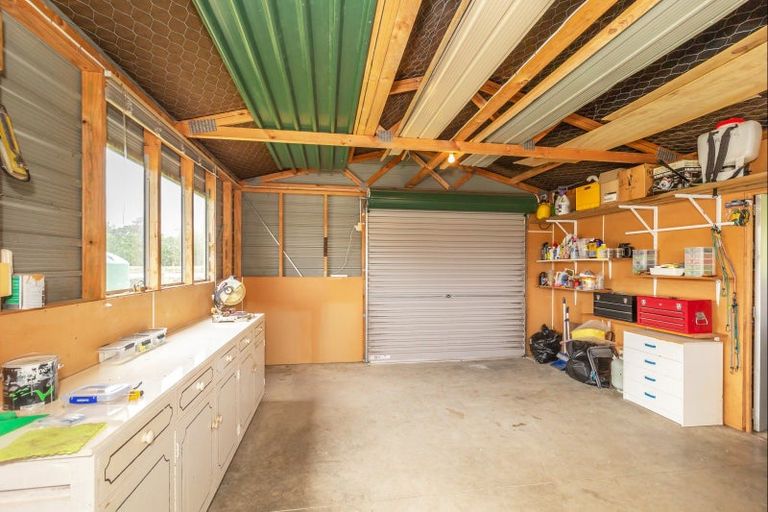 Photo of property in 382 Kimberley Road, Levin, 5571