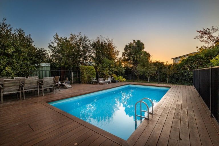 Photo of property in 32 Lucknow Road, Havelock North, 4130