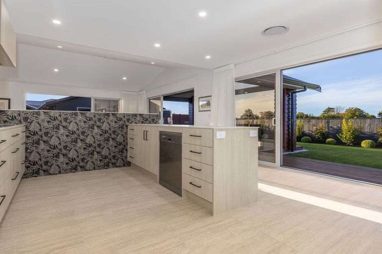Photo of property in 25 Phoenix Palms Grove, Levin, 5510