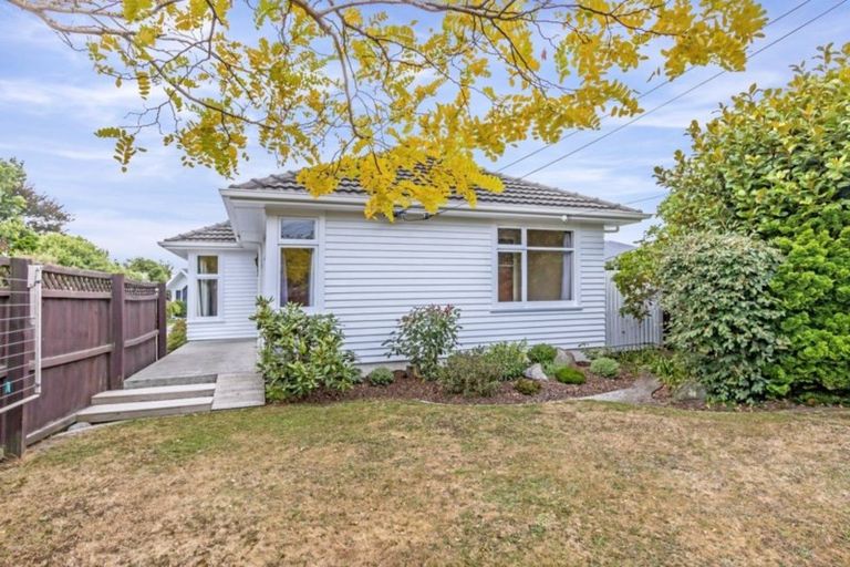 Photo of property in 48 Staveley Street, Avonhead, Christchurch, 8042