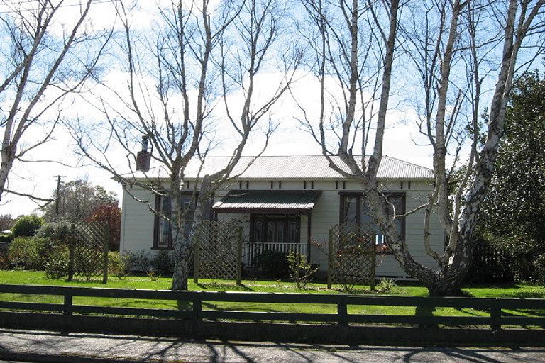 Photo of property in 30 Signal Street, Marton, 4710