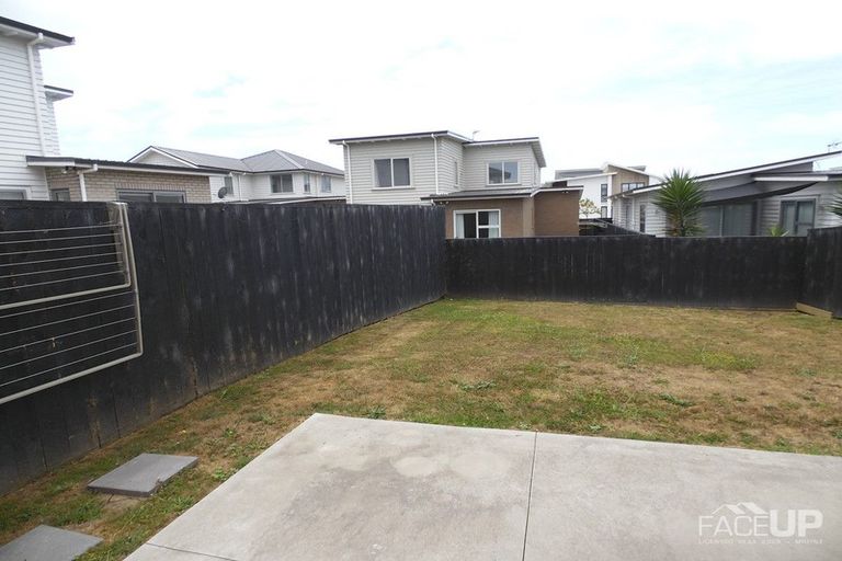 Photo of property in 4 Touhou Road, Hobsonville, Auckland, 0616