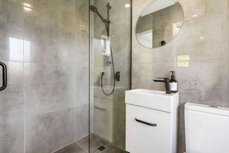 Photo of property in 2/25 Ciprian Place, Henderson, Auckland, 0612