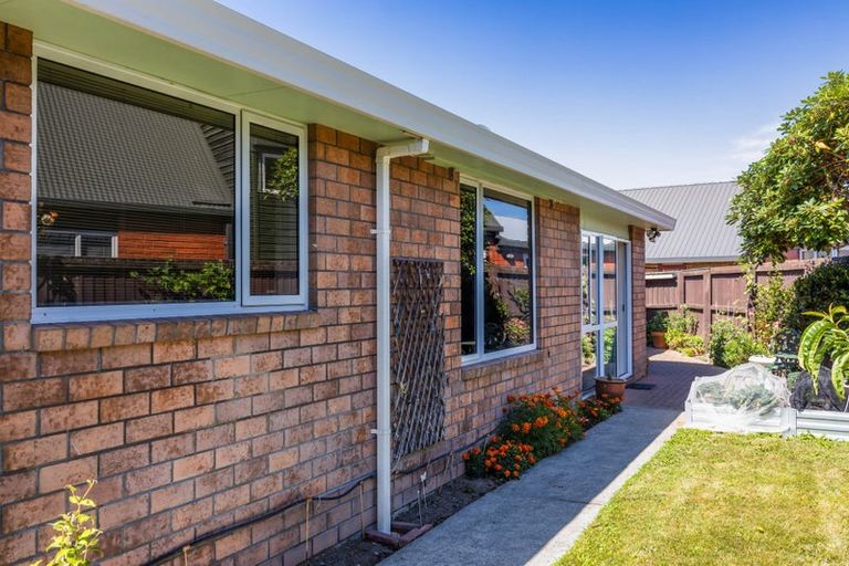 Photo of property in 129 Vagues Road, Northcote, Christchurch, 8052
