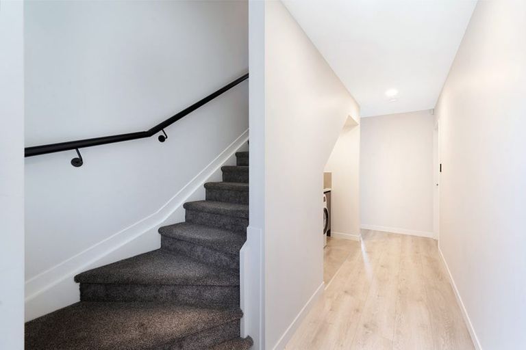 Photo of property in 6 Meritage Lane, Te Atatu South, Auckland, 0610