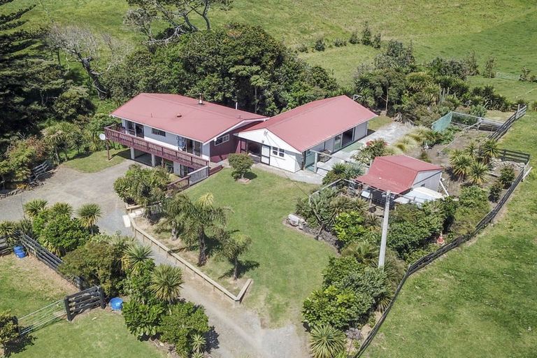 Photo of property in 476 Rehutai Road, Baylys Beach, Dargaville, 0377