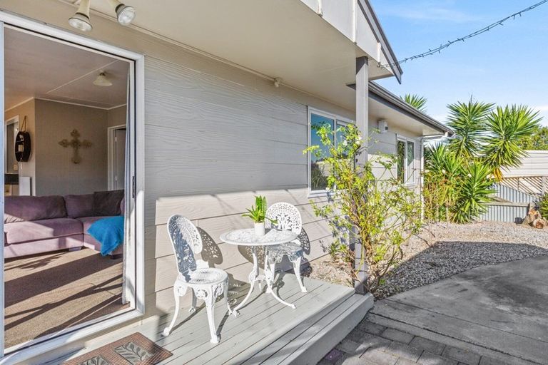 Photo of property in 2/17 Atherfold Crescent, Greenmeadows, Napier, 4112