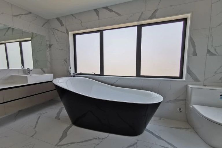 Photo of property in 30 Spyglass Street, Red Beach, 0932