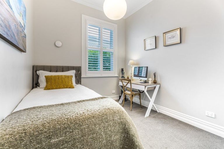 Photo of property in 9 Shoal Bay Road, Devonport, Auckland, 0624