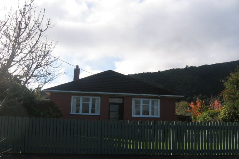 Photo of property in 3 Hayward Terrace, Waiwhetu, Lower Hutt, 5010