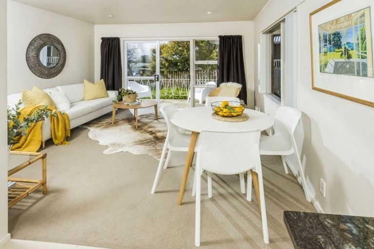 Photo of property in 1/1 Hatherlow Street, Glenfield, Auckland, 0629