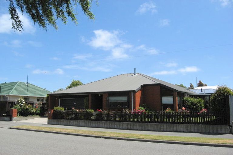 Photo of property in 1 Fenhall Street, Russley, Christchurch, 8042