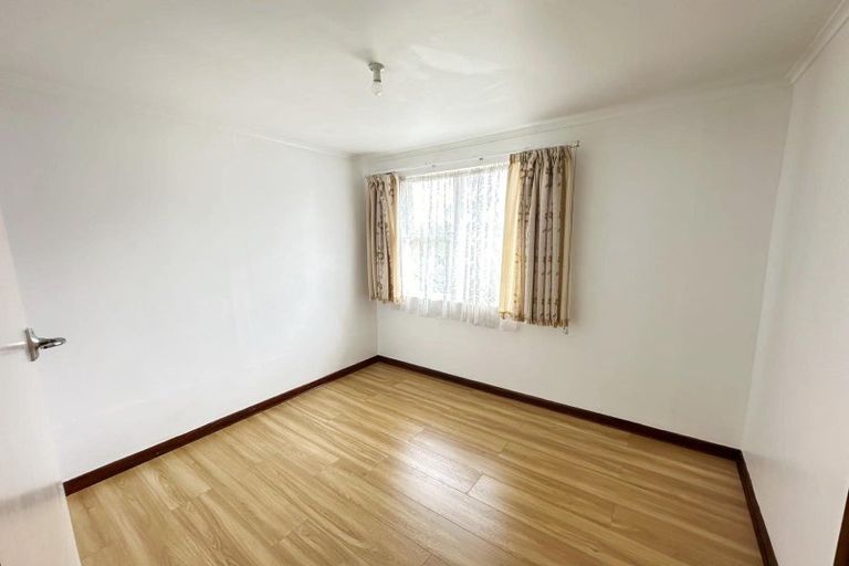 Photo of property in 204 Edmonton Road, Te Atatu South, Auckland, 0610
