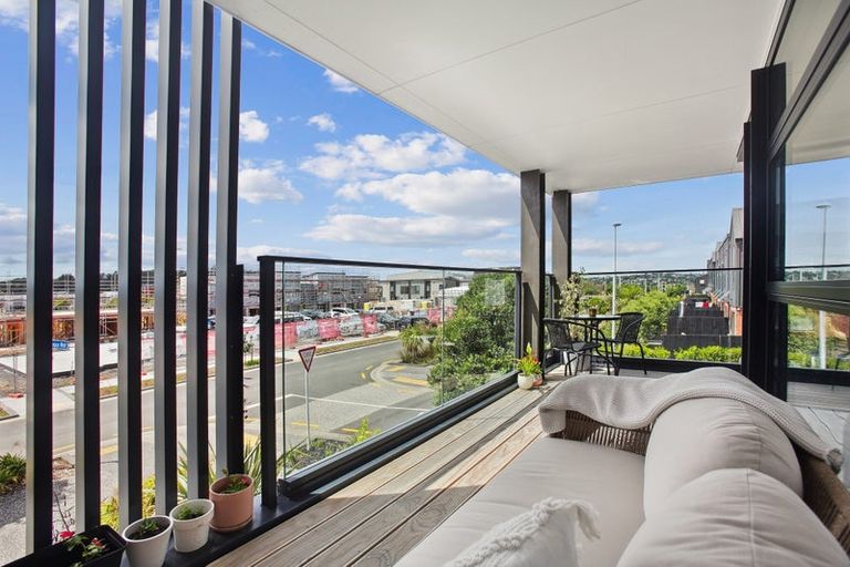 Photo of property in 3/2 Sioux Road, Hobsonville, Auckland, 0616