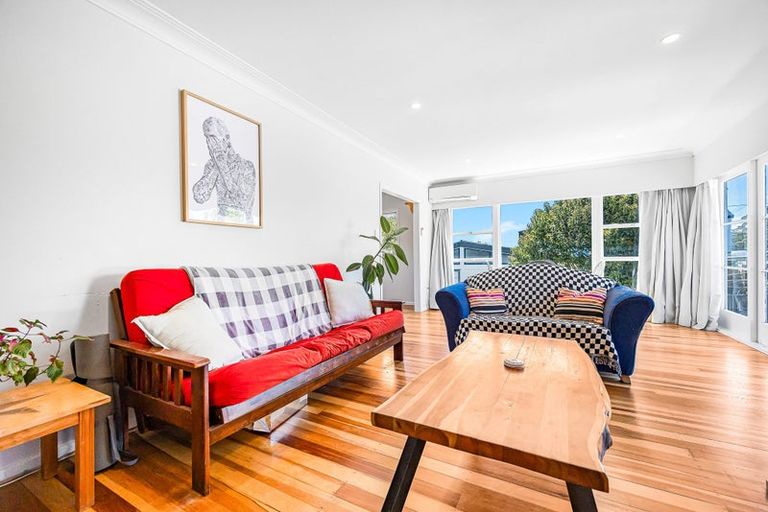 Photo of property in 38 Woodside Road, Massey, Auckland, 0614