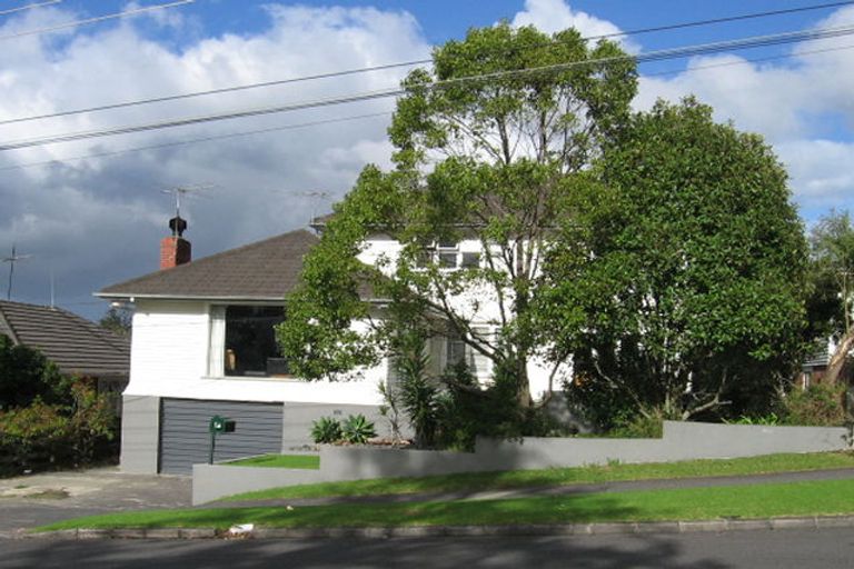Photo of property in 30 Matipo Road, Te Atatu Peninsula, Auckland, 0610