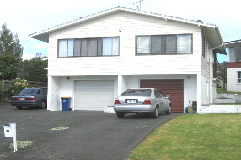 Photo of property in 37 Mcbreen Avenue, Northcote, Auckland, 0627