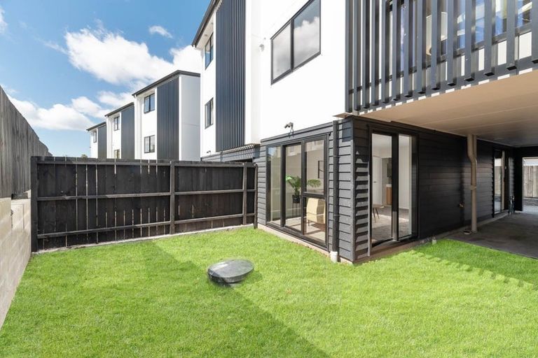 Photo of property in 2 Choice Avenue, Henderson, Auckland, 0612