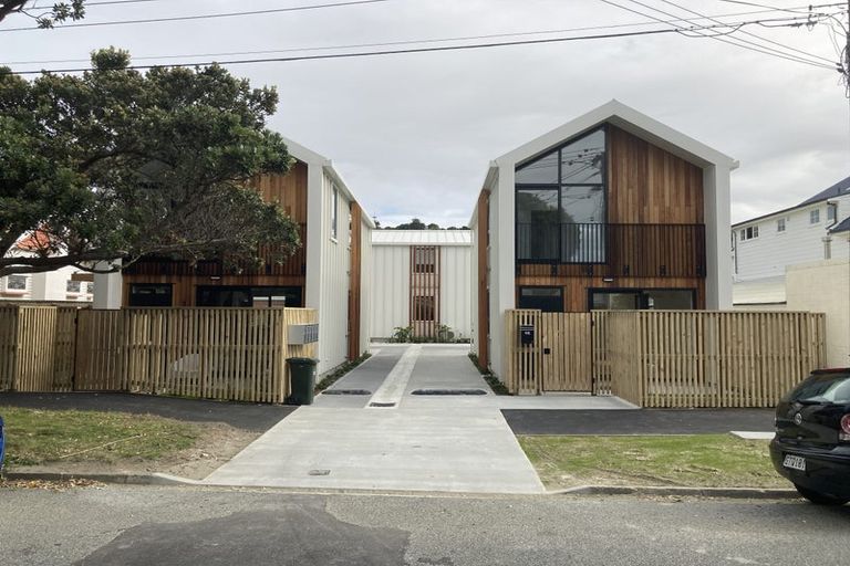 Photo of property in 16 Inglis Street, Seatoun, Wellington, 6022