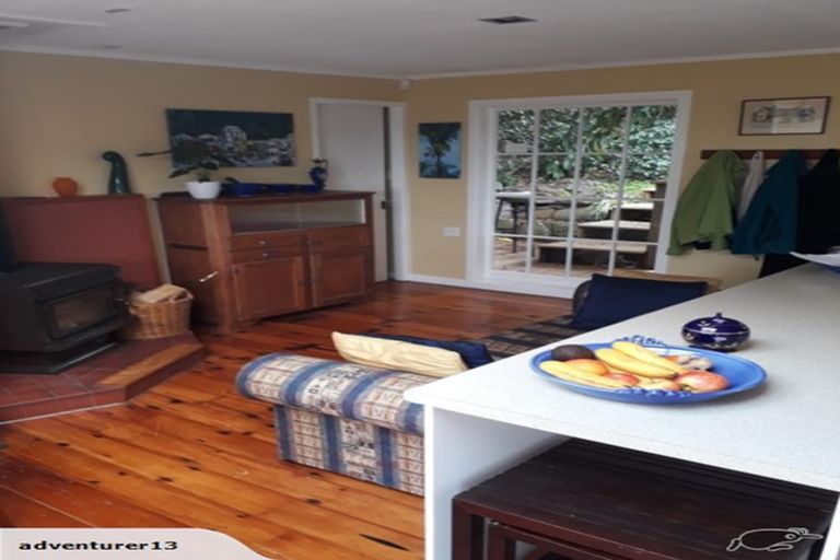 Photo of property in 666 South Titirangi Road, Titirangi, Auckland, 0604