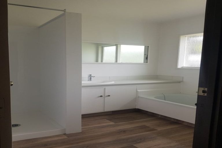 Photo of property in 45 Meadway, Sunnyhills, Auckland, 2010