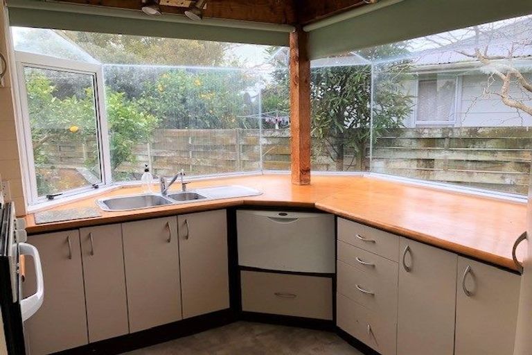 Photo of property in 5 Larch Grove, Paraparaumu, 5032