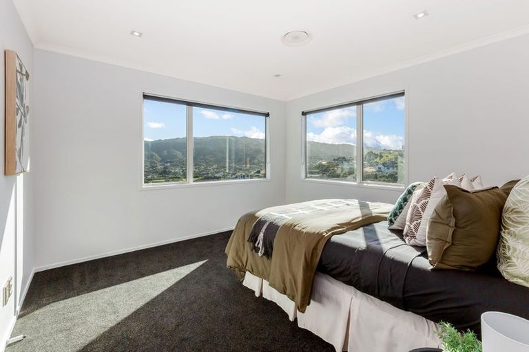 Photo of property in 26 Kilkelly Close, Tawa, Wellington, 5028