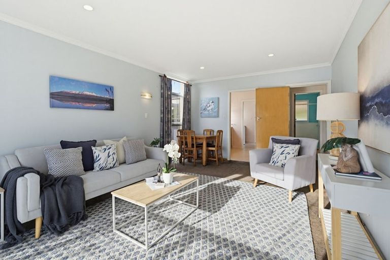 Photo of property in 15-16 Amberley Grove, Hutt Central, Lower Hutt, 5010
