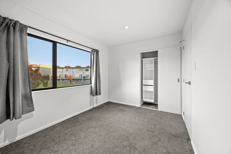 Photo of property in 60 Bordeaux Parade, Te Atatu South, Auckland, 0610