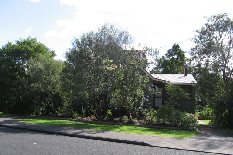 Photo of property in 5 Harrington Road, Henderson, Auckland, 0610