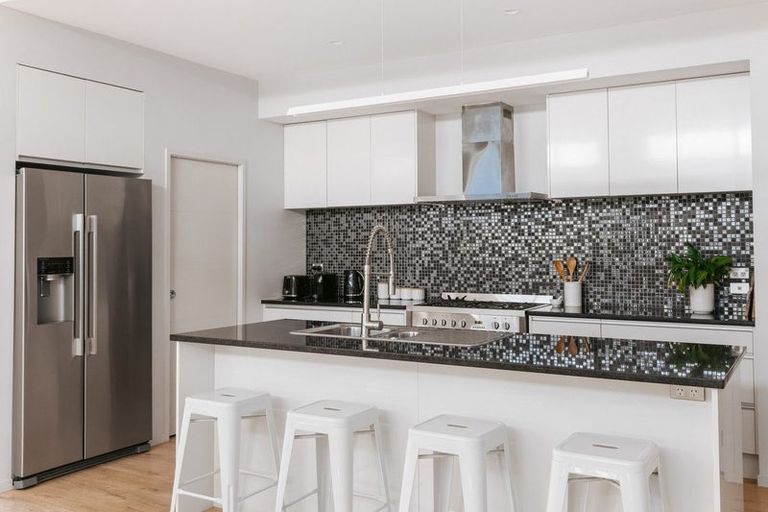 Photo of property in 19 Selliera Place, Papamoa Beach, Papamoa, 3118