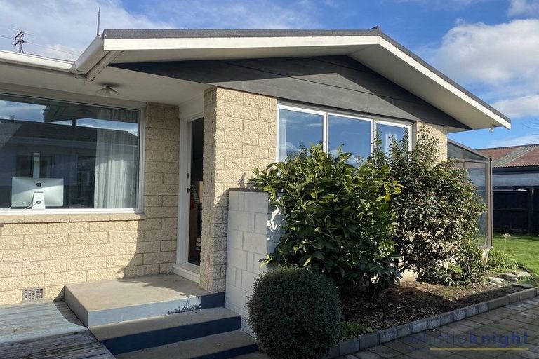 Photo of property in 19 Salford Avenue, Redwood, Christchurch, 8051