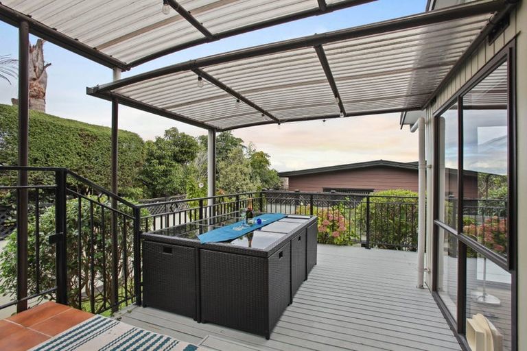Photo of property in 18 Deanna Drive, West Harbour, Auckland, 0618