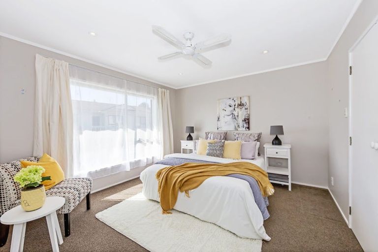 Photo of property in 2/36 Shanaway Rise, Hillcrest, Auckland, 0627