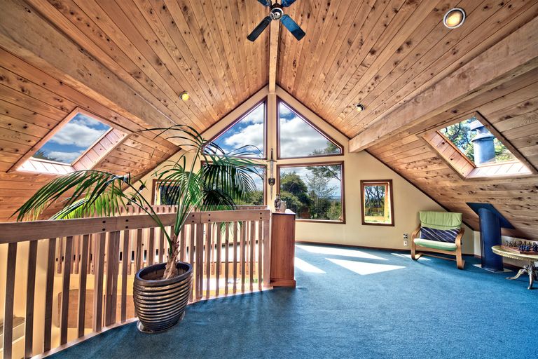 Photo of property in 11e Longfellow Parade, Glen Eden, Auckland, 0604
