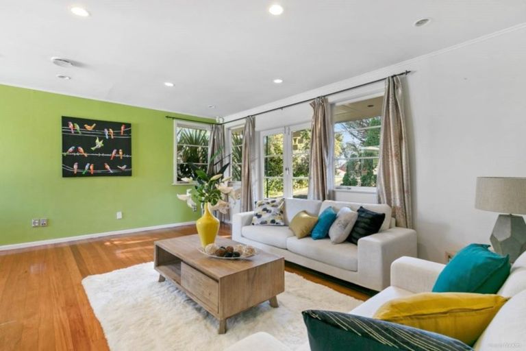 Photo of property in 43 Tirimoana Road, Te Atatu South, Auckland, 0602