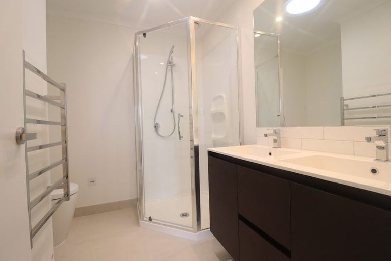 Photo of property in 34 Hobsonville Point Road, Hobsonville, Auckland, 0616