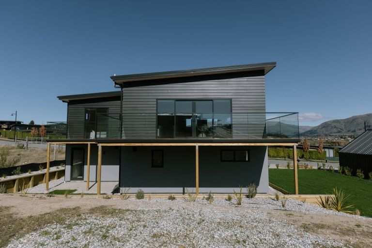 Photo of property in 60 Kirimoko Crescent, Wanaka, 9305