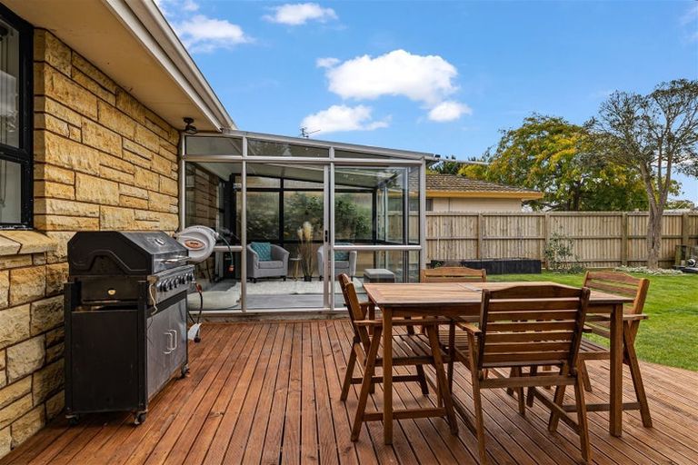 Photo of property in 443 Mairehau Road, Parklands, Christchurch, 8083