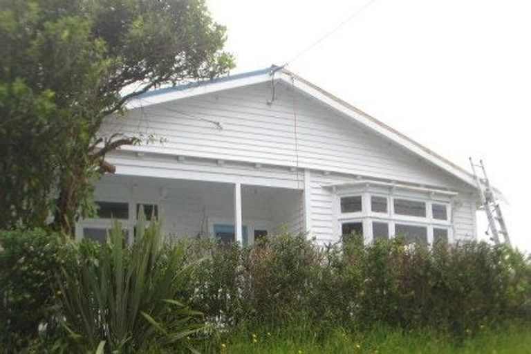 Photo of property in 12 Karepa Street, Brooklyn, Wellington, 6021