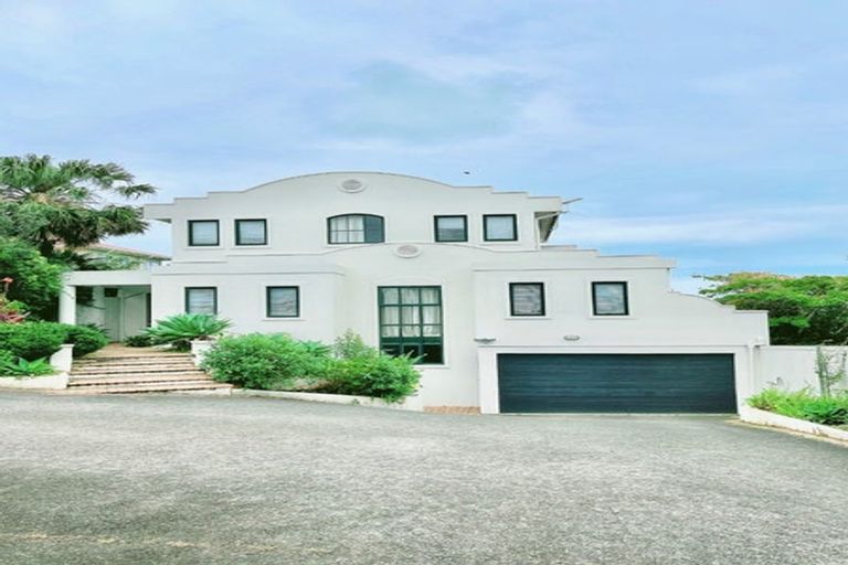 Photo of property in 1/881 East Coast Road, Northcross, Auckland, 0632