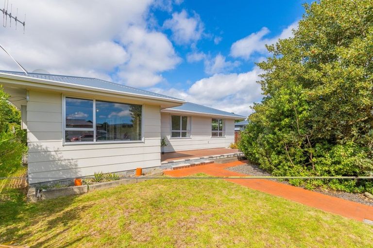 Photo of property in 5 Sharda Grove, Paraparaumu Beach, Paraparaumu, 5032