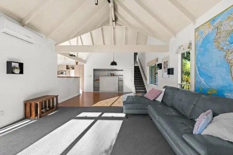 Photo of property in 22 Burns Road, Hospital Hill, Napier, 4110