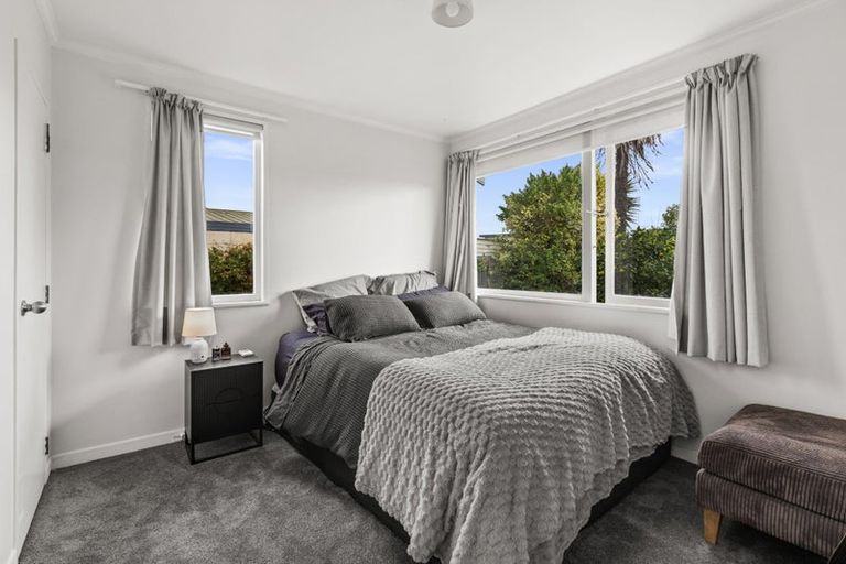 Photo of property in 32 Skerrett Crescent, Tamatea, Napier, 4112