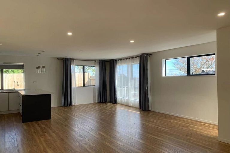 Photo of property in 98 Cardiff Road, Pakuranga, Auckland, 2010